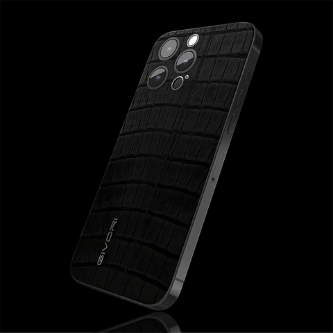 iPhone 15 Alligator Carbon